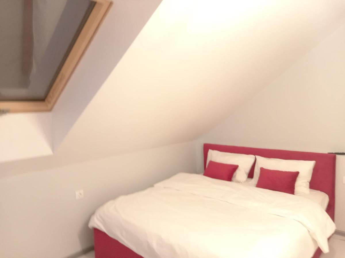 39 Apart Hotel Лвив Екстериор снимка