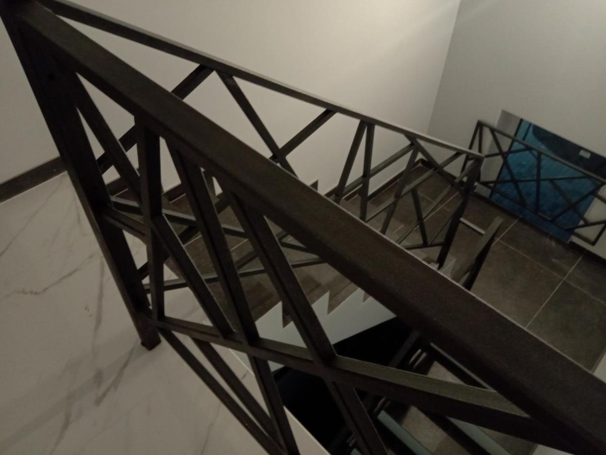 39 Apart Hotel Лвив Екстериор снимка