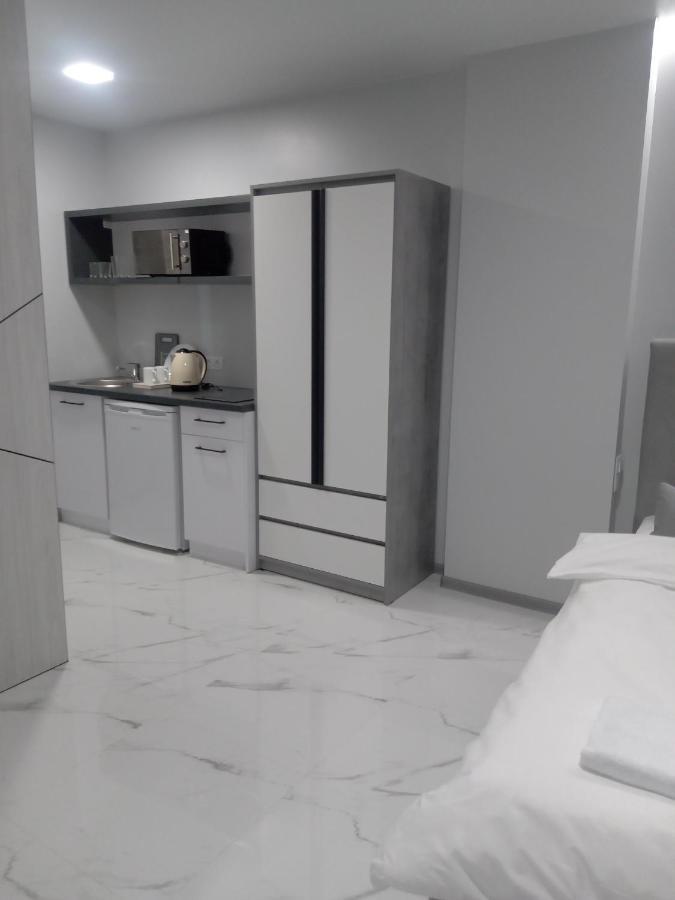 39 Apart Hotel Лвив Екстериор снимка