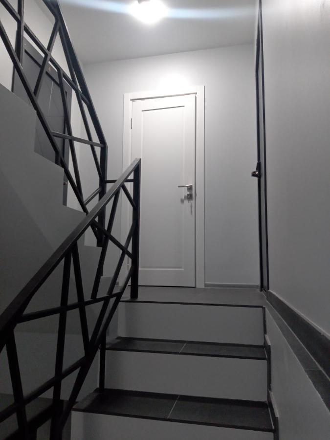 39 Apart Hotel Лвив Екстериор снимка