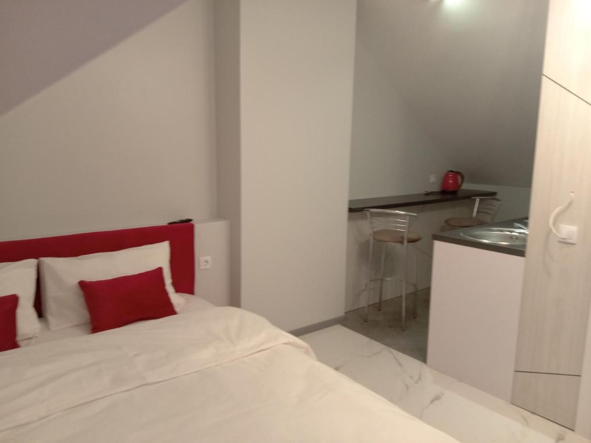 39 Apart Hotel Лвив Екстериор снимка